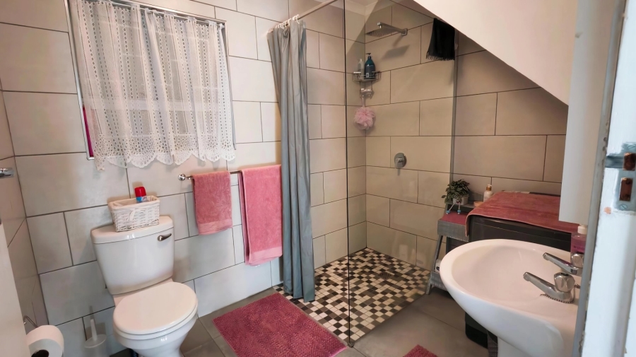 2 Bedroom Property for Sale in Hartenbos Central Western Cape